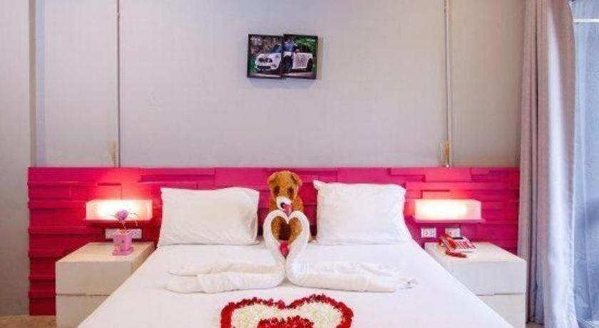 Oyo 292 The Oddy Hip Hotel Patong Dış mekan fotoğraf