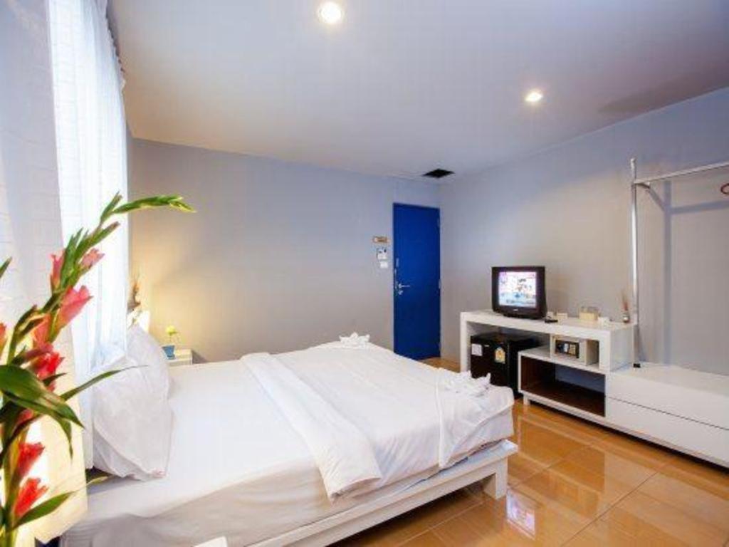 Oyo 292 The Oddy Hip Hotel Patong Dış mekan fotoğraf