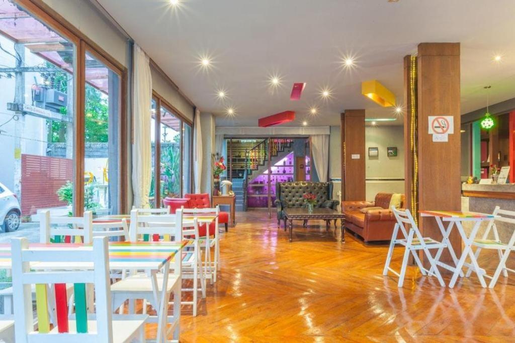 Oyo 292 The Oddy Hip Hotel Patong Dış mekan fotoğraf