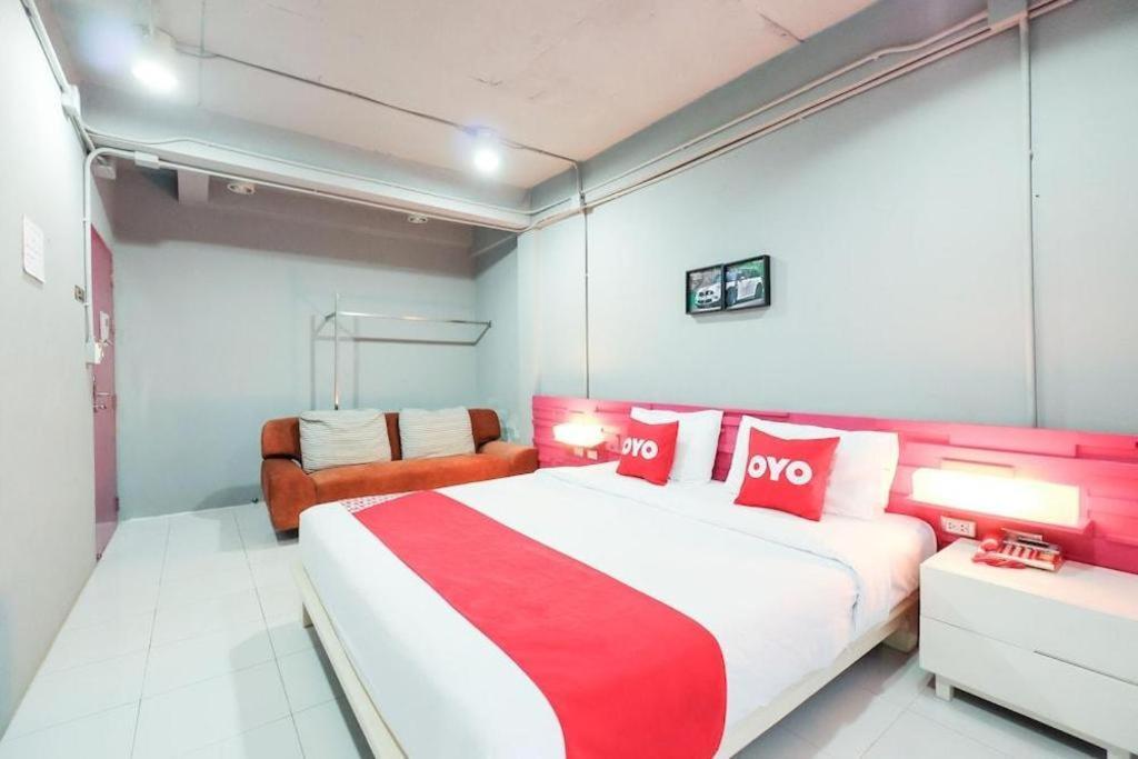 Oyo 292 The Oddy Hip Hotel Patong Dış mekan fotoğraf