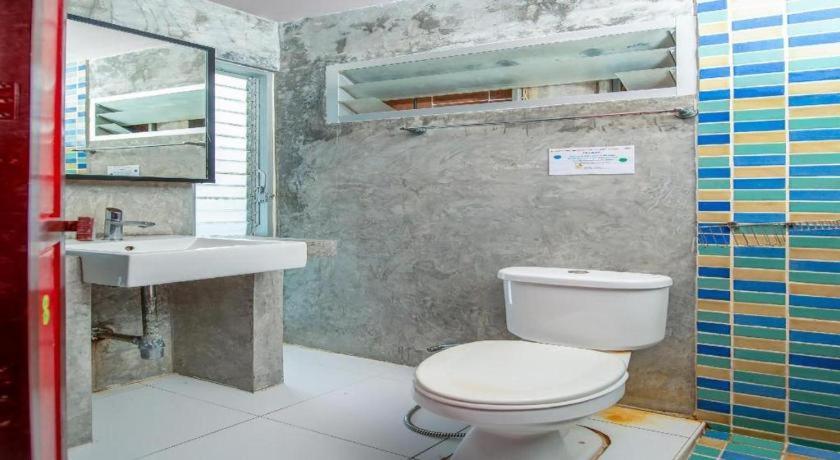 Oyo 292 The Oddy Hip Hotel Patong Dış mekan fotoğraf