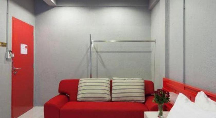 Oyo 292 The Oddy Hip Hotel Patong Dış mekan fotoğraf