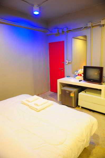 Oyo 292 The Oddy Hip Hotel Patong Dış mekan fotoğraf
